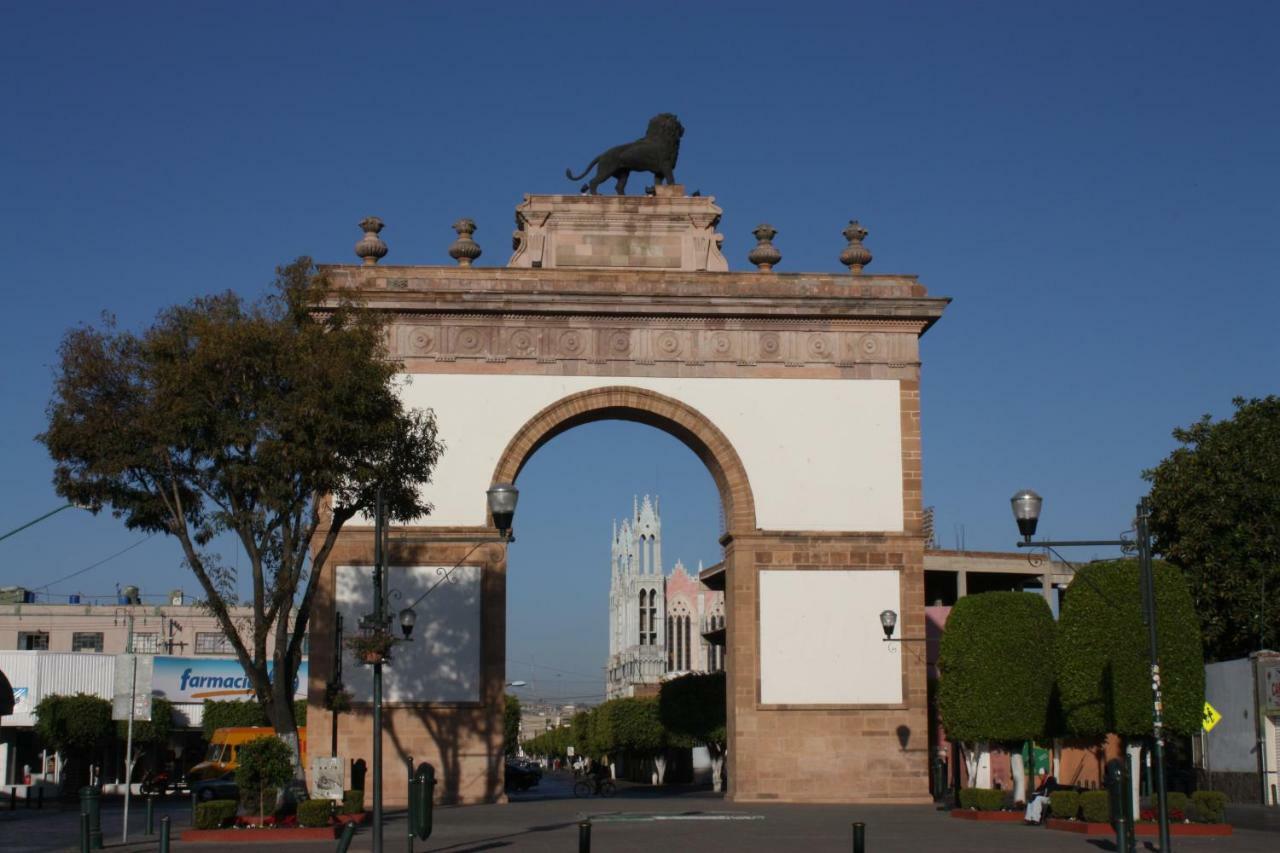 Suites Bajio León Buitenkant foto