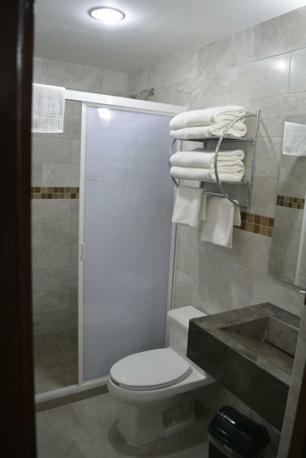 Suites Bajio León Buitenkant foto
